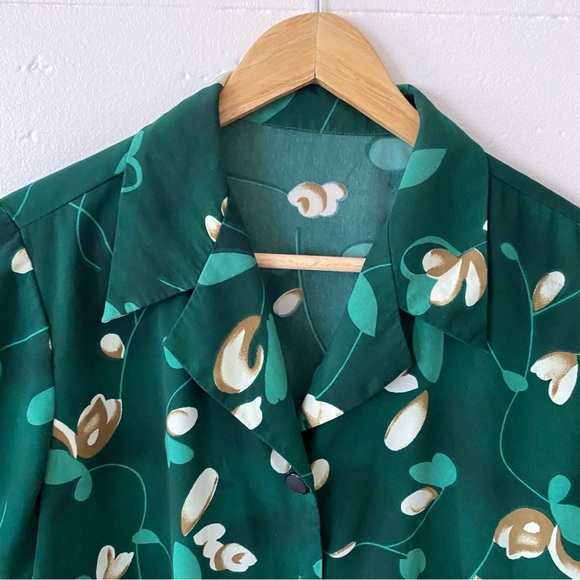 Vintage Blouse with Ornate Buttons - Picture 4 of 8